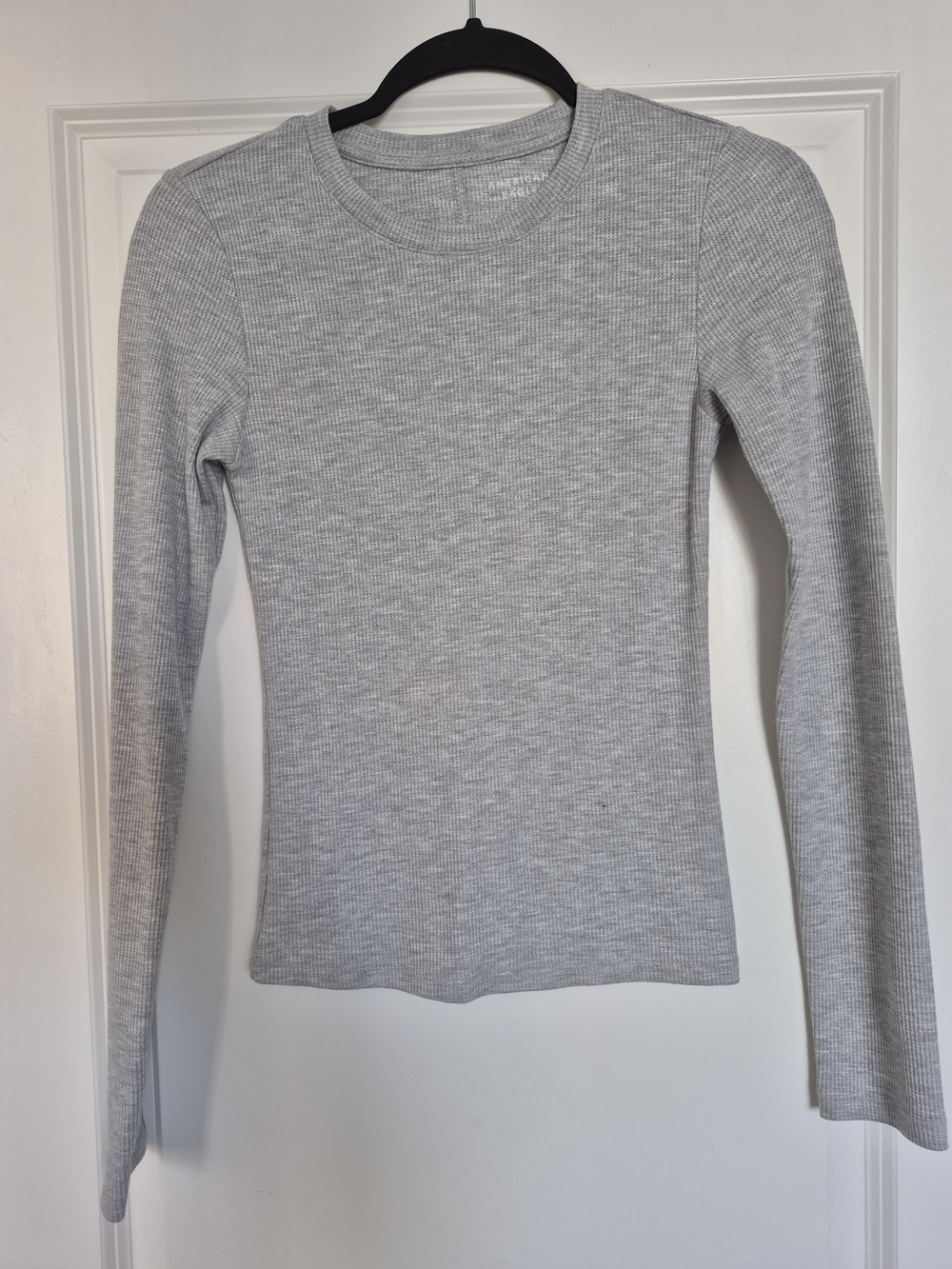 American Eagle Outfitters Light Gray Ribbed Long Sleeve Tee